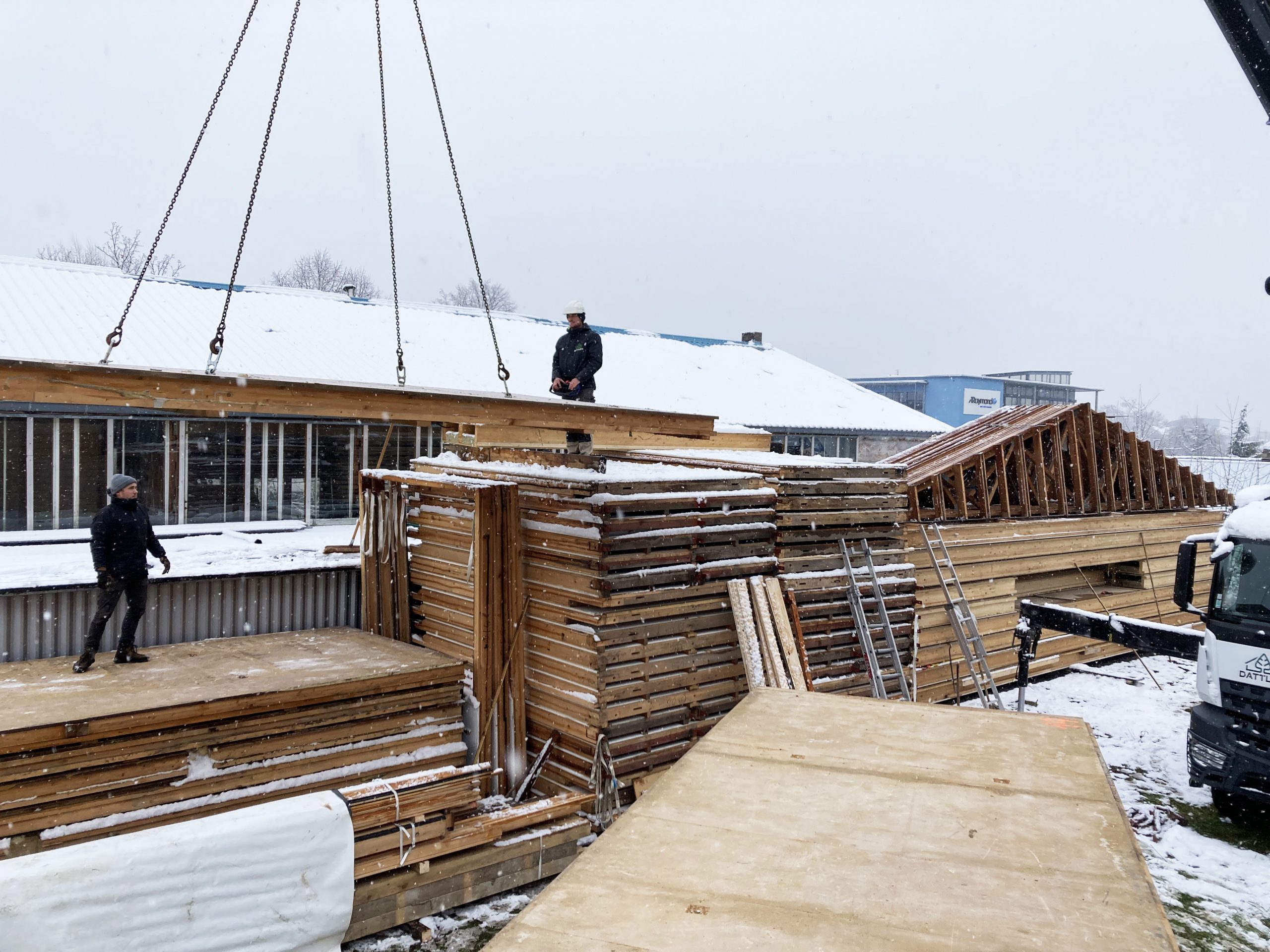 Déchargement des éléments de structure (c)atelier bleu